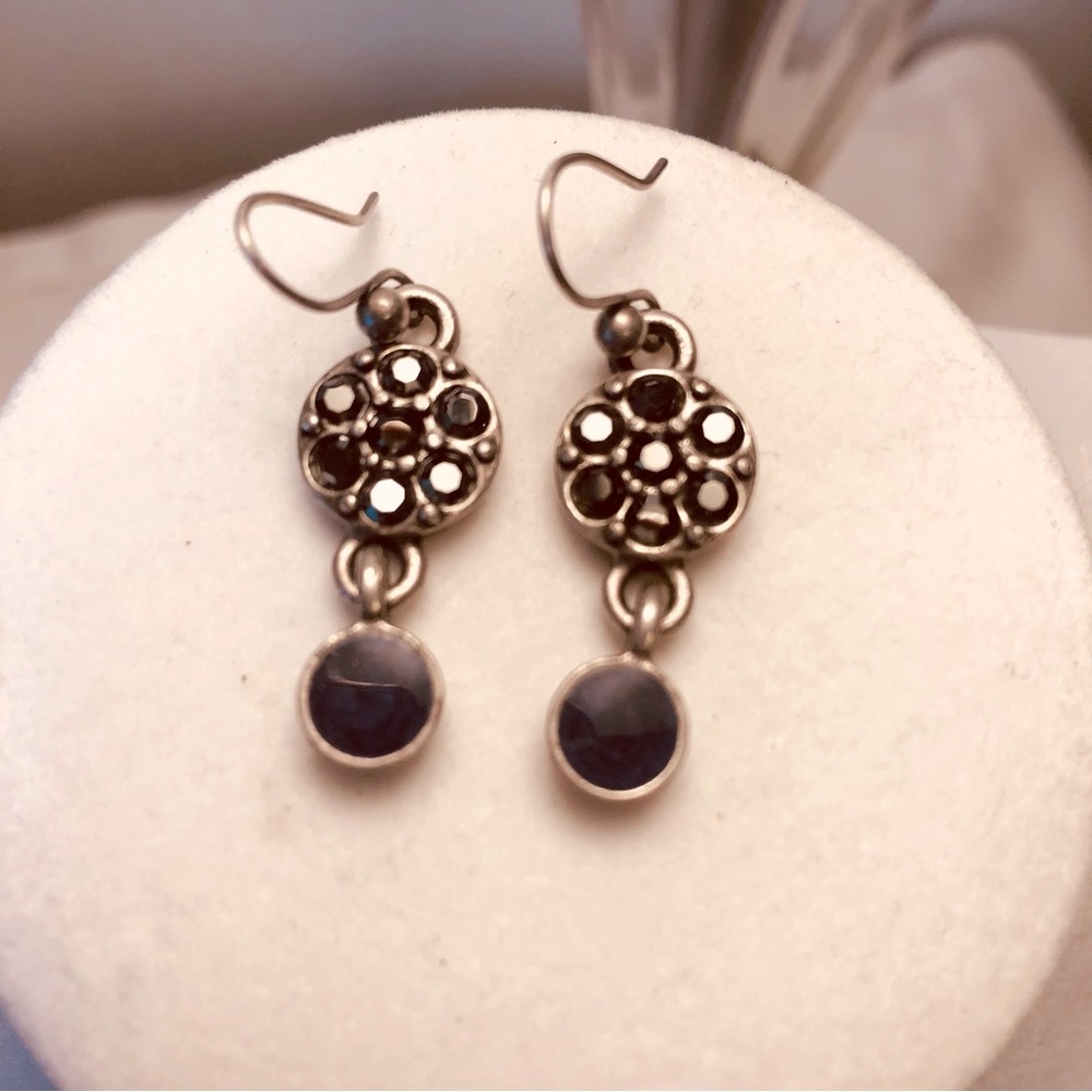 FREE WITH BUNDLE Pretty Drop Earrings